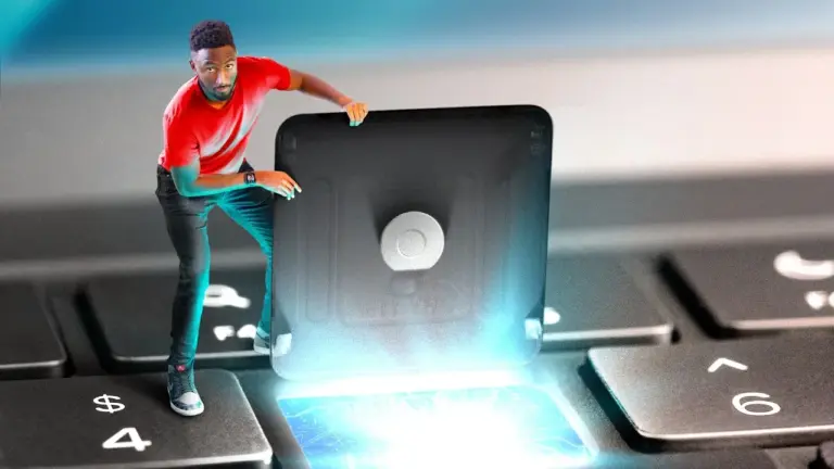 Apple’s M5 Chip: Shrinking Tech to Atomic Scale